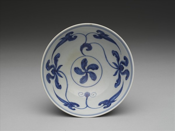 青花萱草紋碗