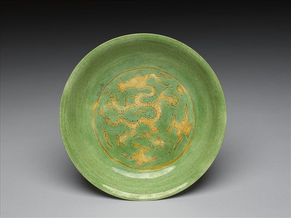 綠地黃彩龍紋盤