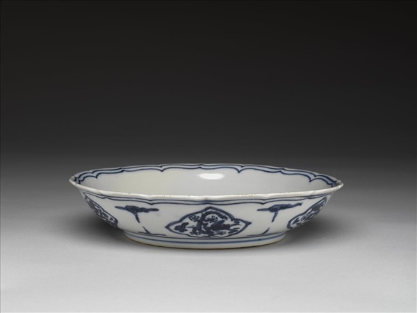 青花龍紋花式盤