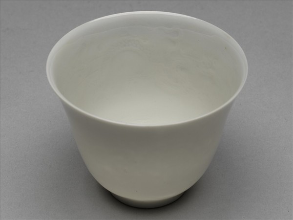 甜白半脫胎雙龍紋杯