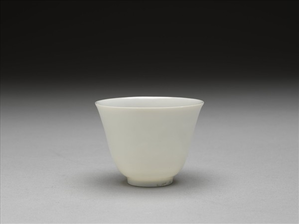 甜白半脫胎雙龍紋杯