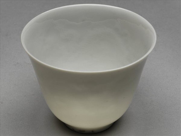 甜白半脫胎雙龍紋杯