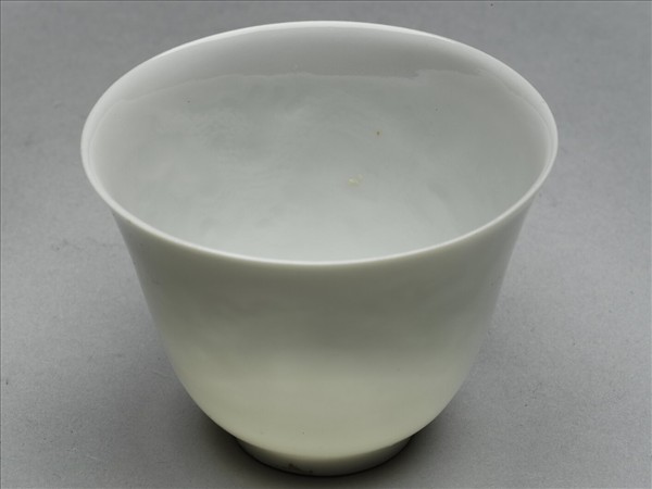 甜白半脫胎雙龍紋杯