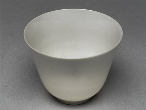 甜白半脫胎雙龍紋杯