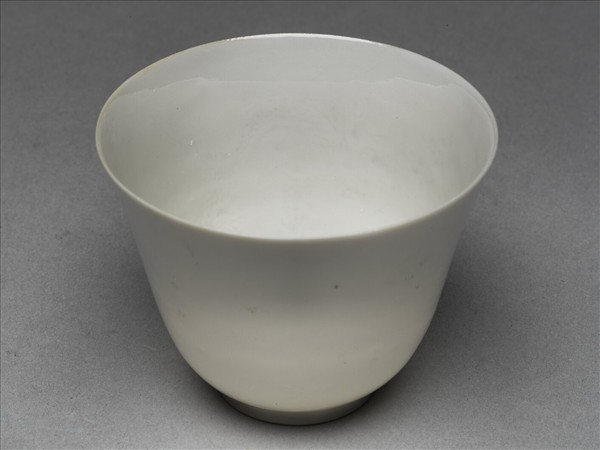 甜白半脫胎雙龍紋杯