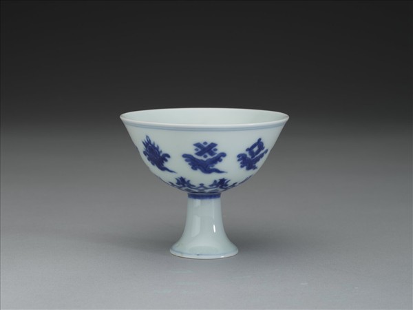 青花八寶紋高足杯