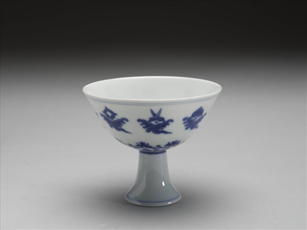 青花八寶紋高足杯