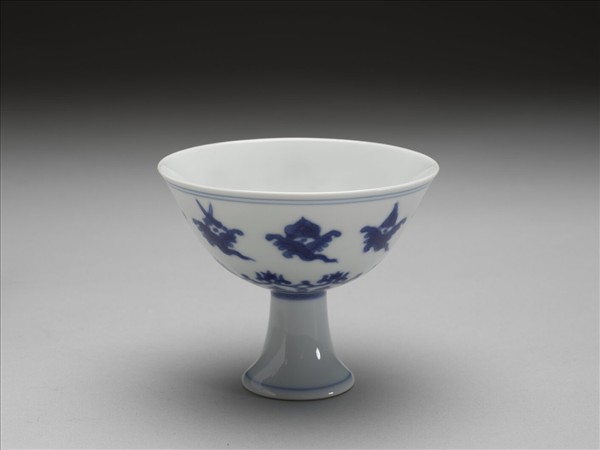 青花八寶紋高足杯
