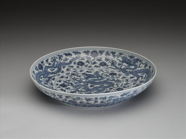 青花番蓮龍紋盤