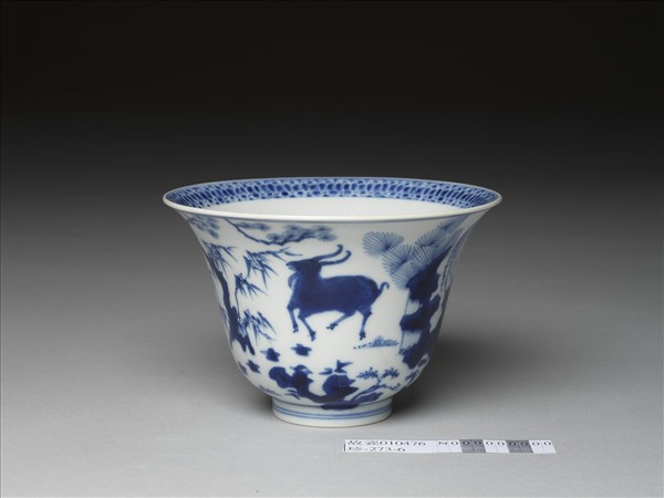青花三羊開泰圖仰鐘式碗