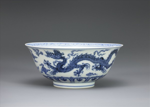 青花雲龍紋碗