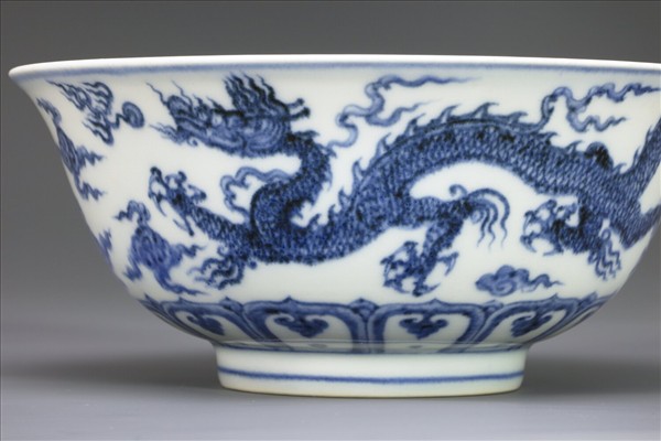 青花雲龍紋碗
