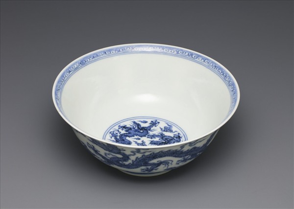 青花雲龍紋碗