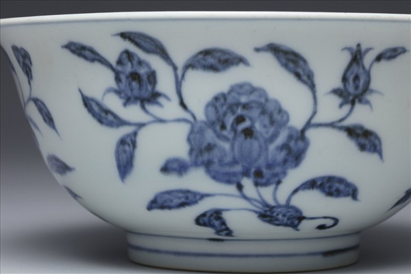 青花花果紋碗