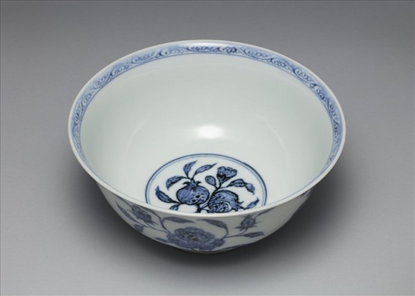 青花花果紋碗