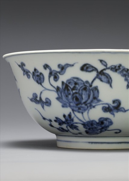 青花花果紋碗