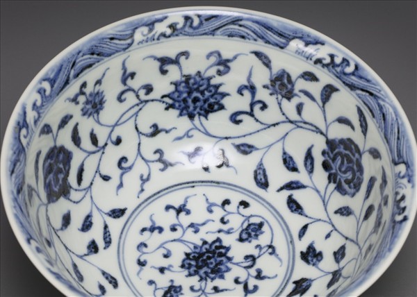 青花蓮紋碗