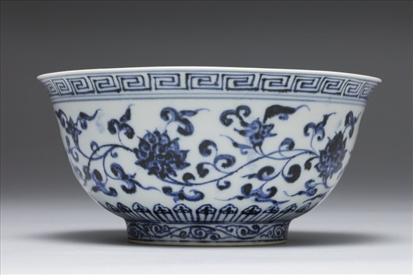 青花蓮紋碗
