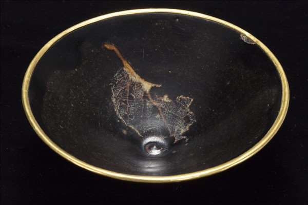 吉州窯 烏金釉葉紋碗