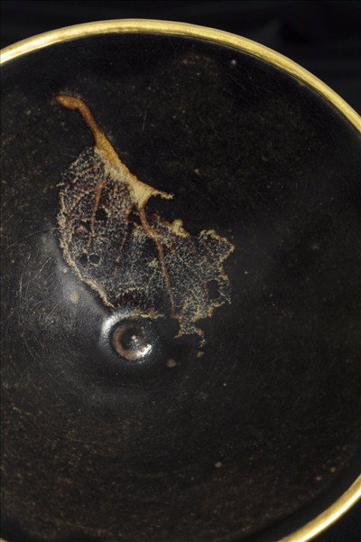 吉州窯 烏金釉葉紋碗