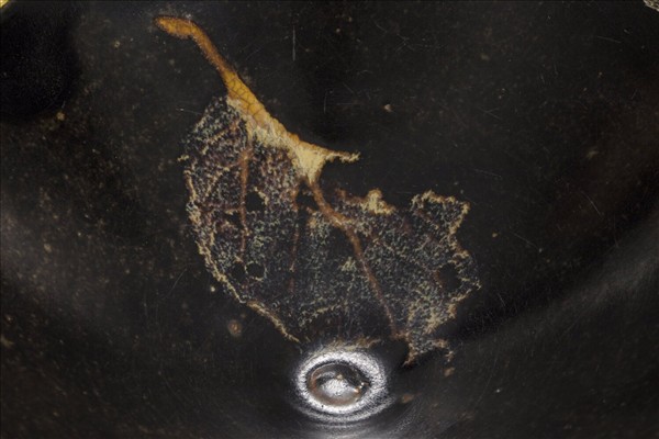 吉州窯 烏金釉葉紋碗