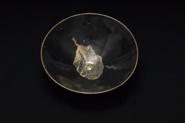 吉州窯 烏金釉葉紋碗