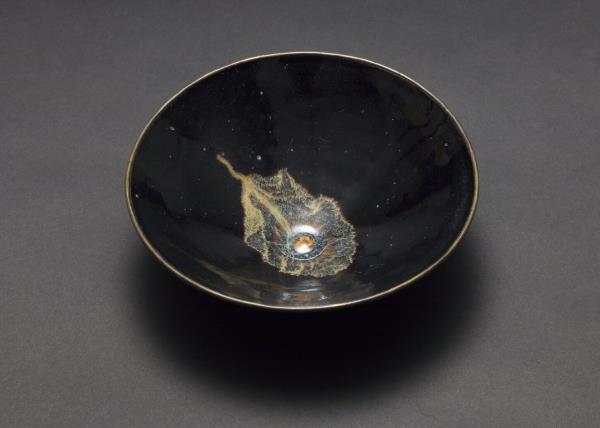 吉州窯 烏金釉葉紋碗