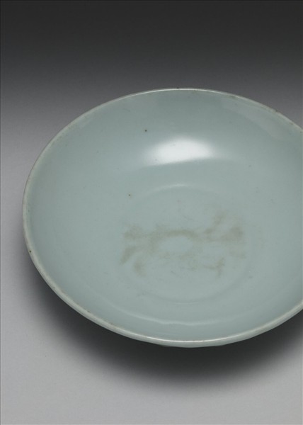 龍泉窯 青瓷蓮瓣紋盤