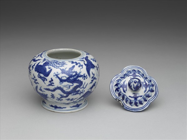 青花龍鳳紋蓋罐