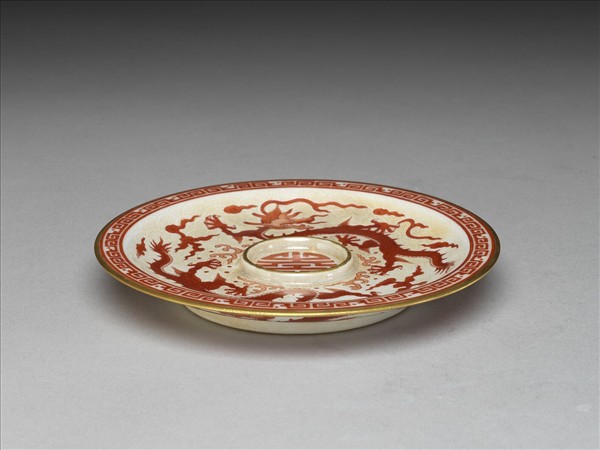 紅彩描金雲龍紋盤