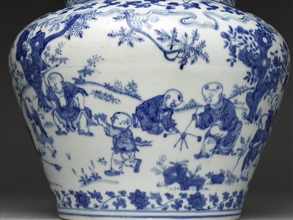青花嬰戲圖蓋罐
