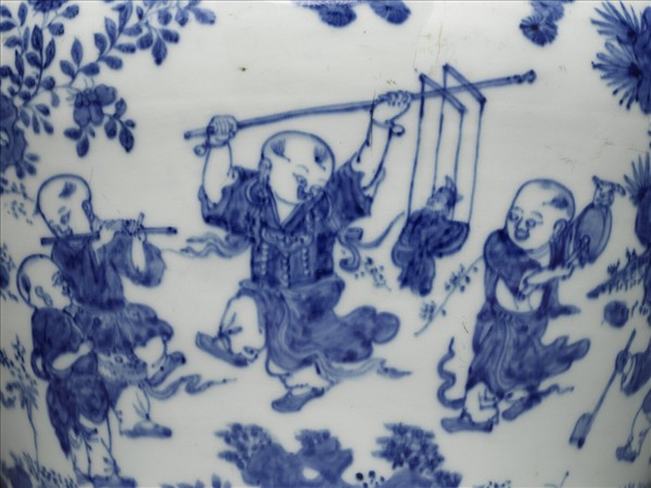 青花嬰戲圖蓋罐