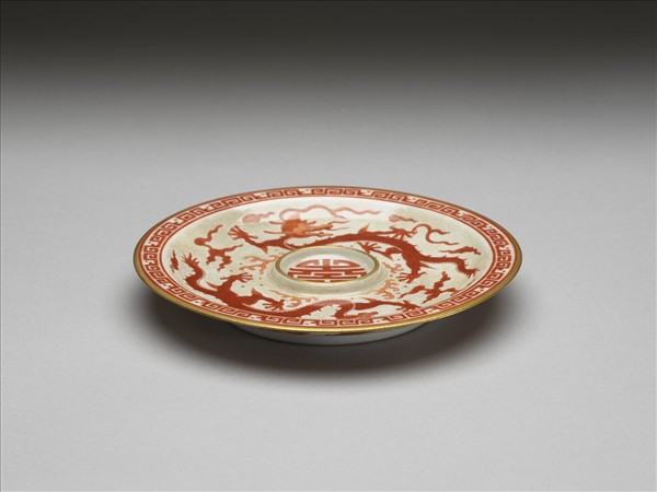 紅彩描金雲龍紋盤
