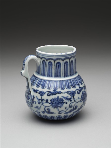 青花纏枝花卉紋花澆