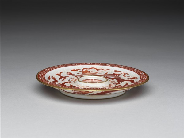 紅彩描金雲龍紋盤