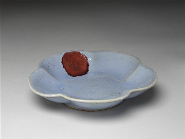 仿鈞釉梅花式盤