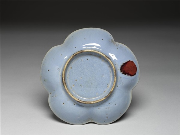 仿鈞釉梅花式盤