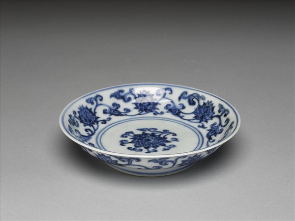 青花番蓮紋碟