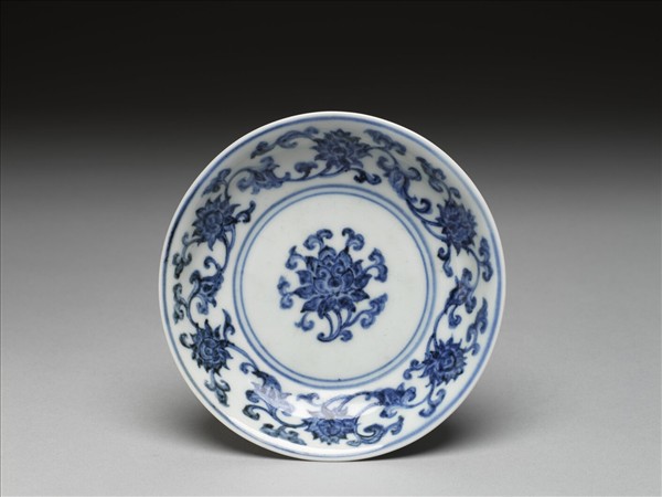 青花番蓮紋碟