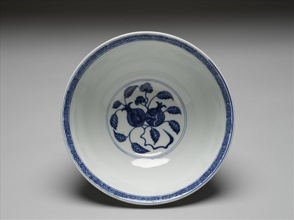 青花花果紋碗