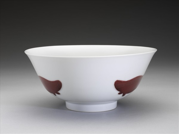 釉裡紅三魚紋碗