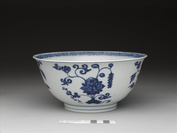 青花花果紋碗