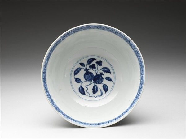 青花花果紋碗