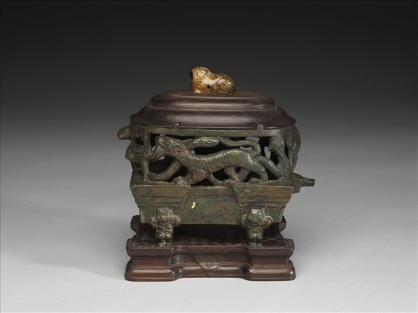 銅四神獸染爐
