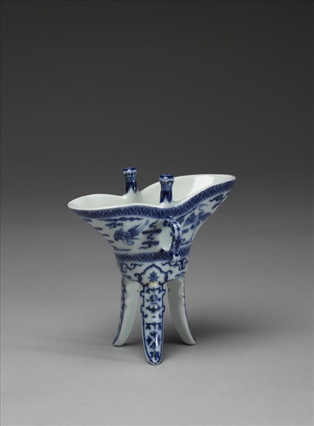 青花雲鶴紋爵杯