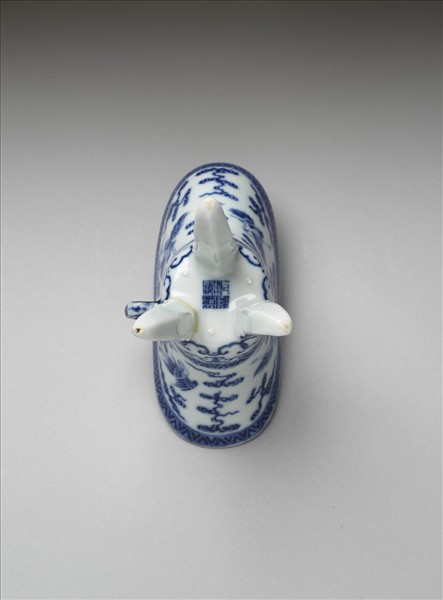 青花雲鶴紋爵杯