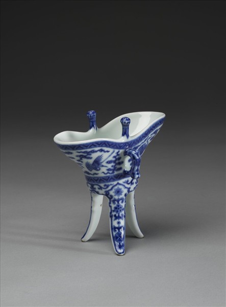 青花雲鶴紋爵杯