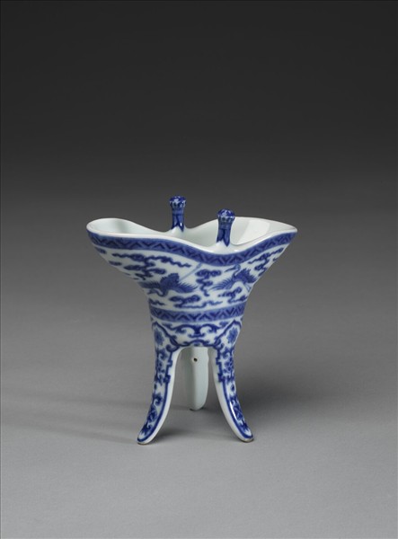 青花雲鶴紋爵杯