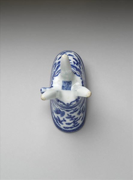 青花雲鶴紋爵杯