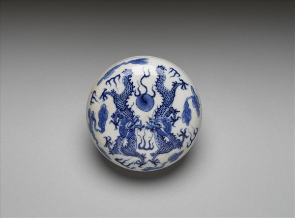 青花雙龍戲珠紋印泥盒